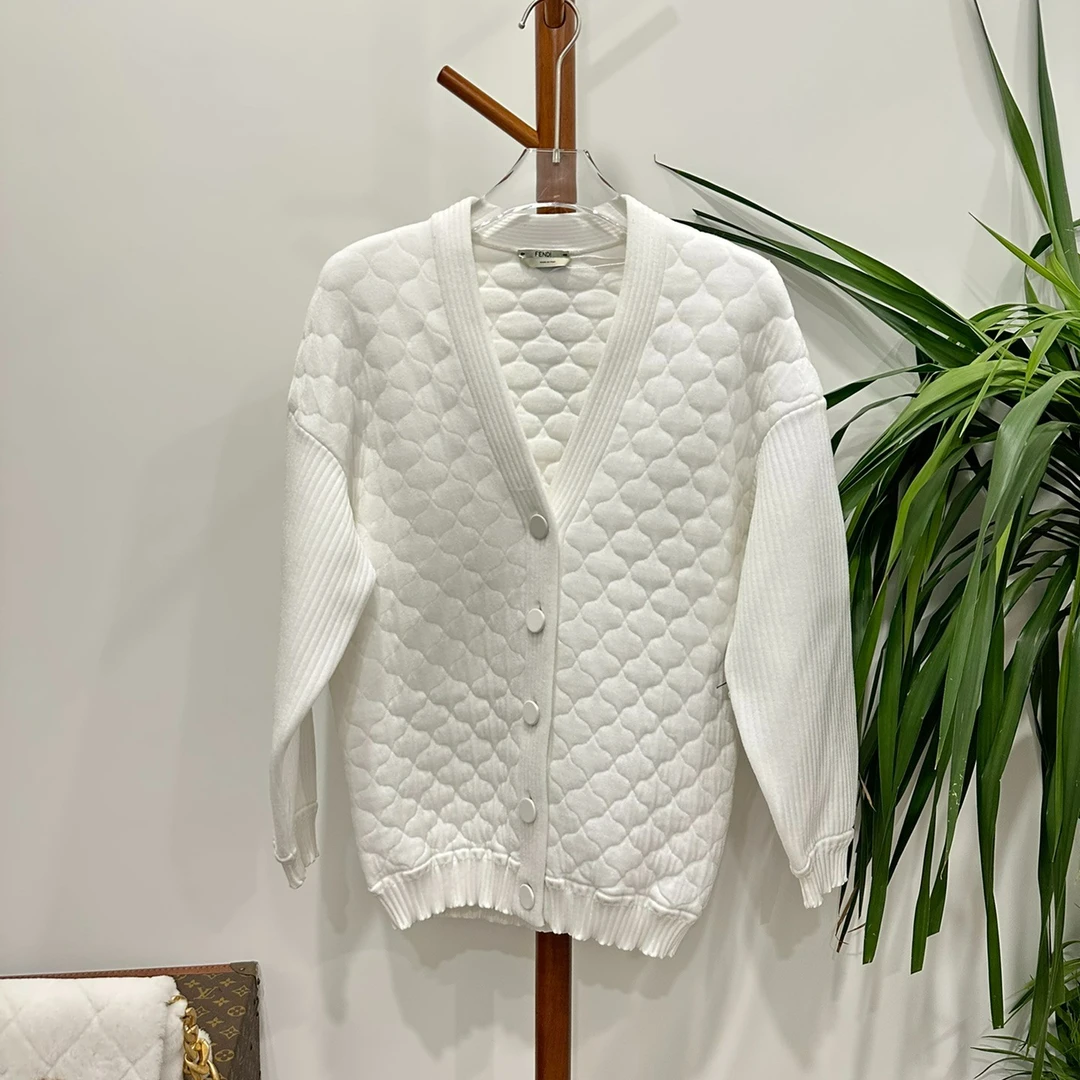 95新  安洁利严选Fendi开衫/尺码38/成色以直播间为准/GSS3832