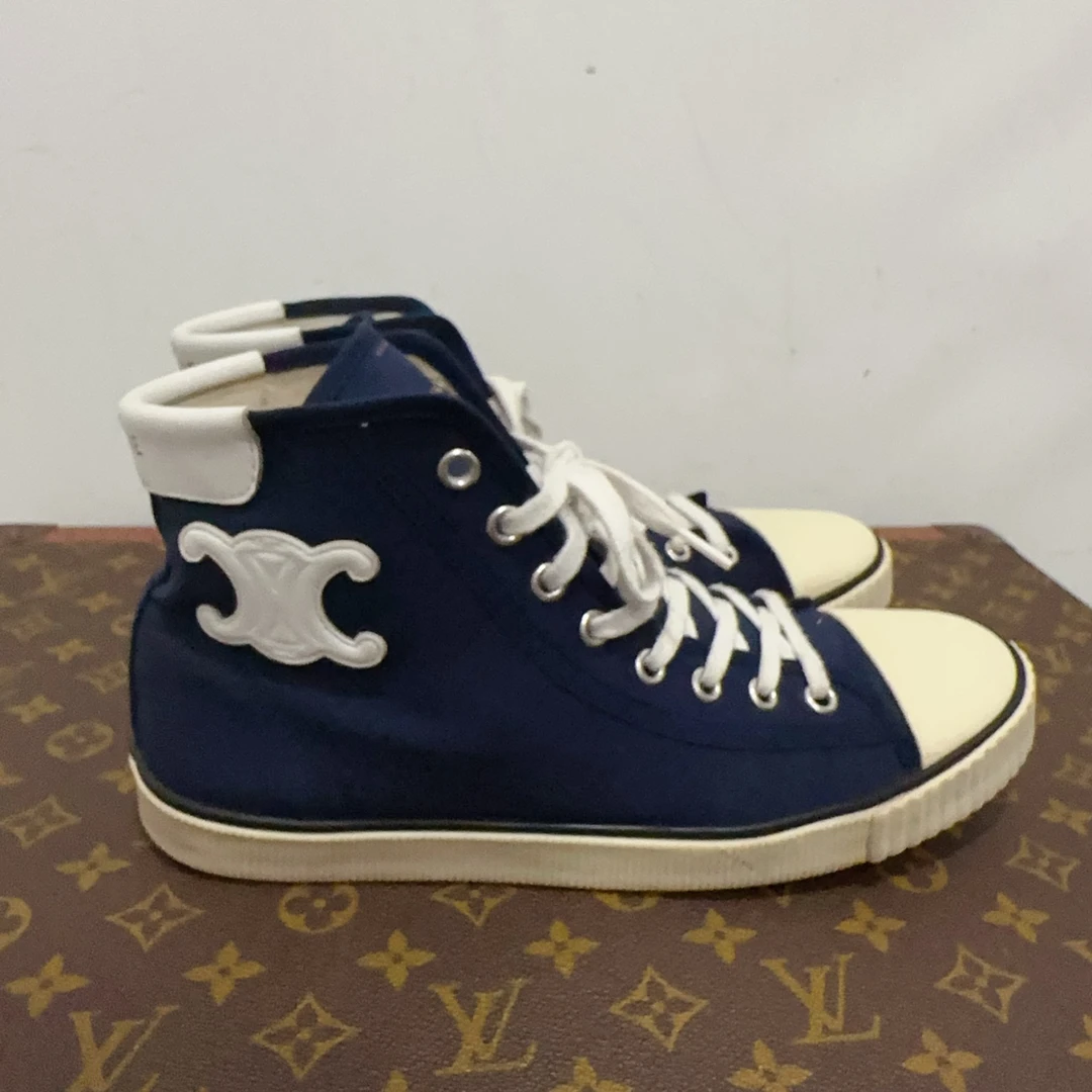 95新 Celine/思琳 平底鞋 尺码38成色直播为准GSL2470