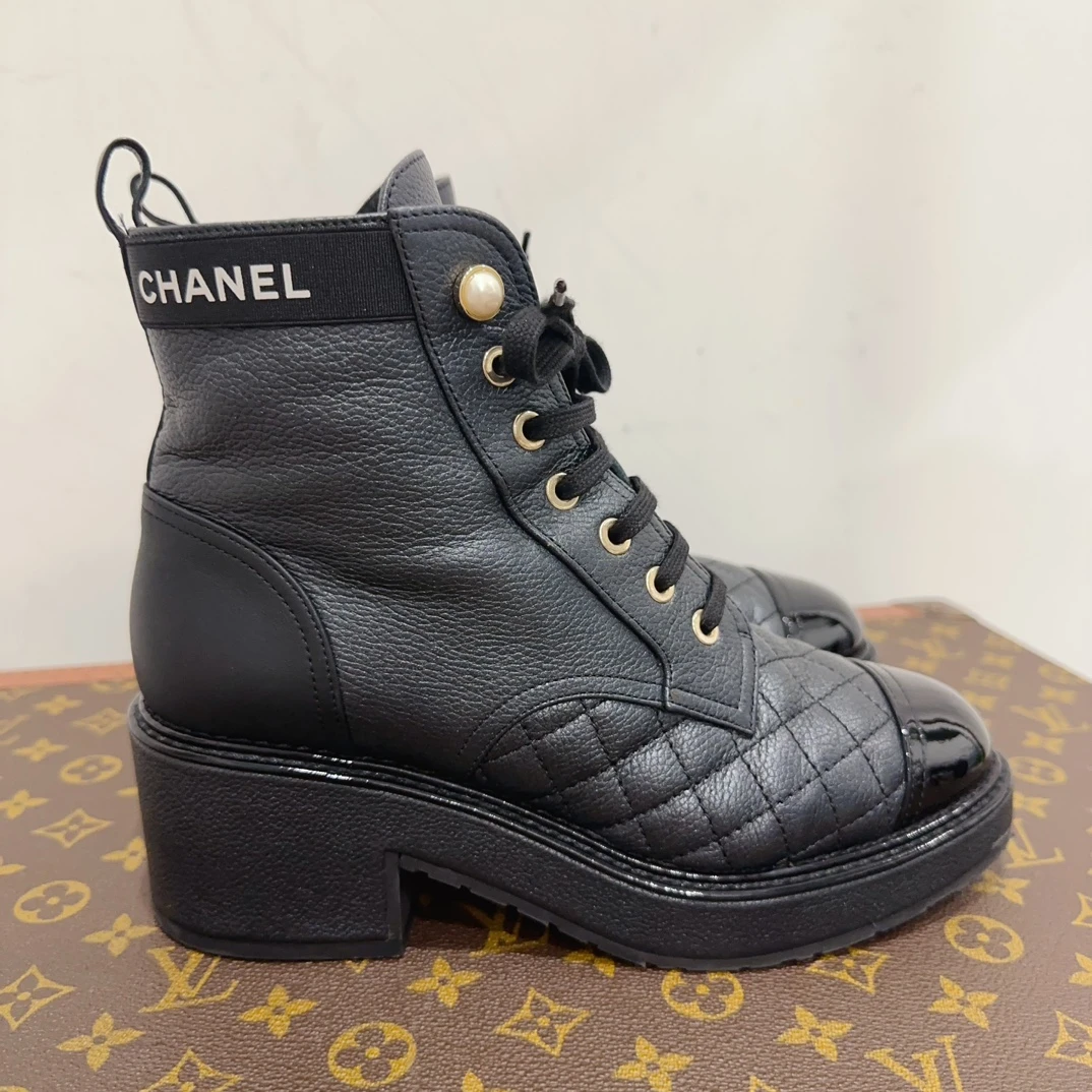 99新  安洁利严选/Chanel靴子/码35.5成色以直播间为准/GSS15824