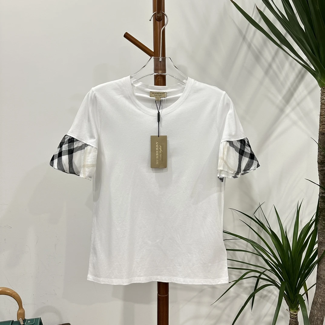 全新未使用  安洁利Burberry短袖/尺码S/成色以直播为准/GSS11569