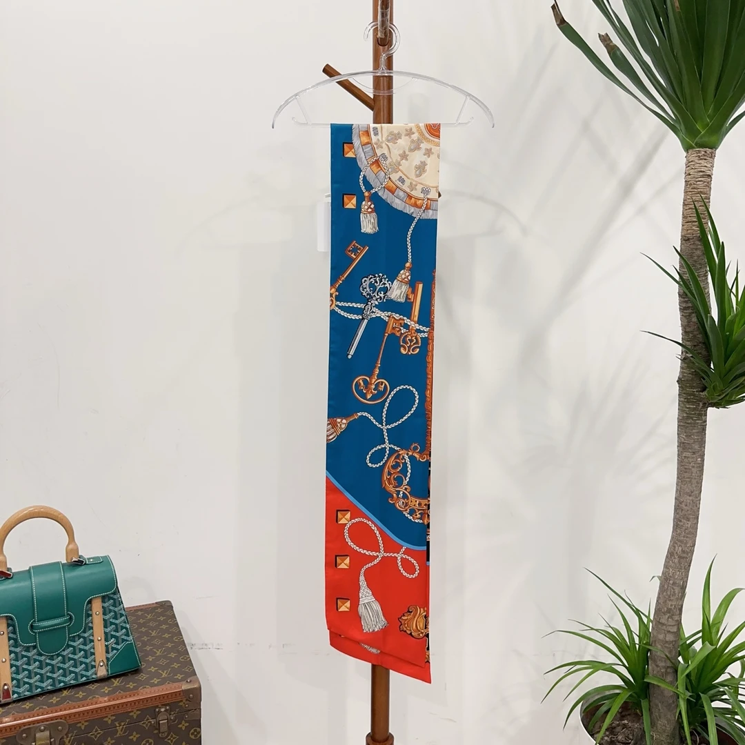 99新  安洁利/爱马仕丝巾/212x20/成色以直播间为准/GSS16684