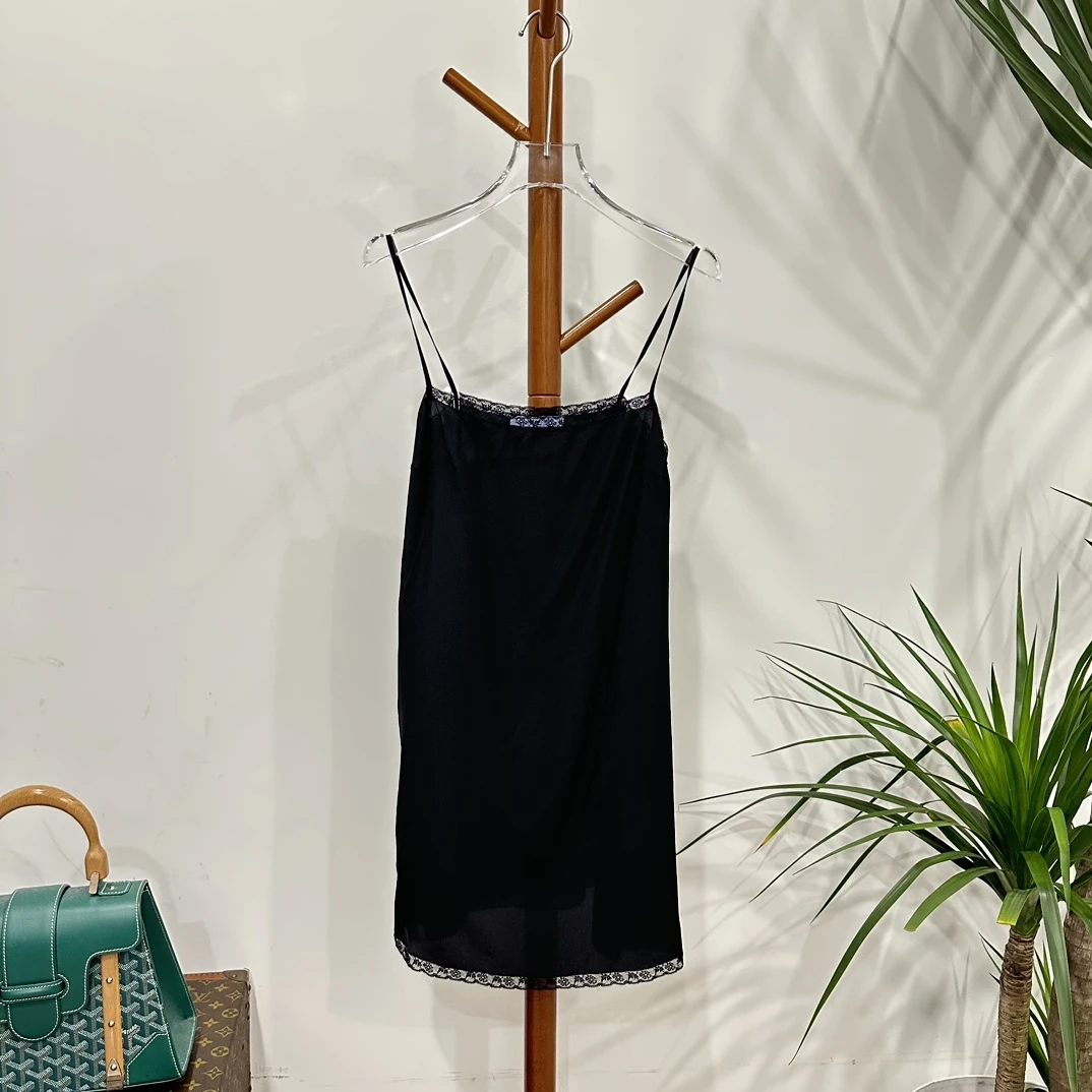 99新  安洁利严选Prada吊带裙/尺码38/成色以直播间为准/GSS11013