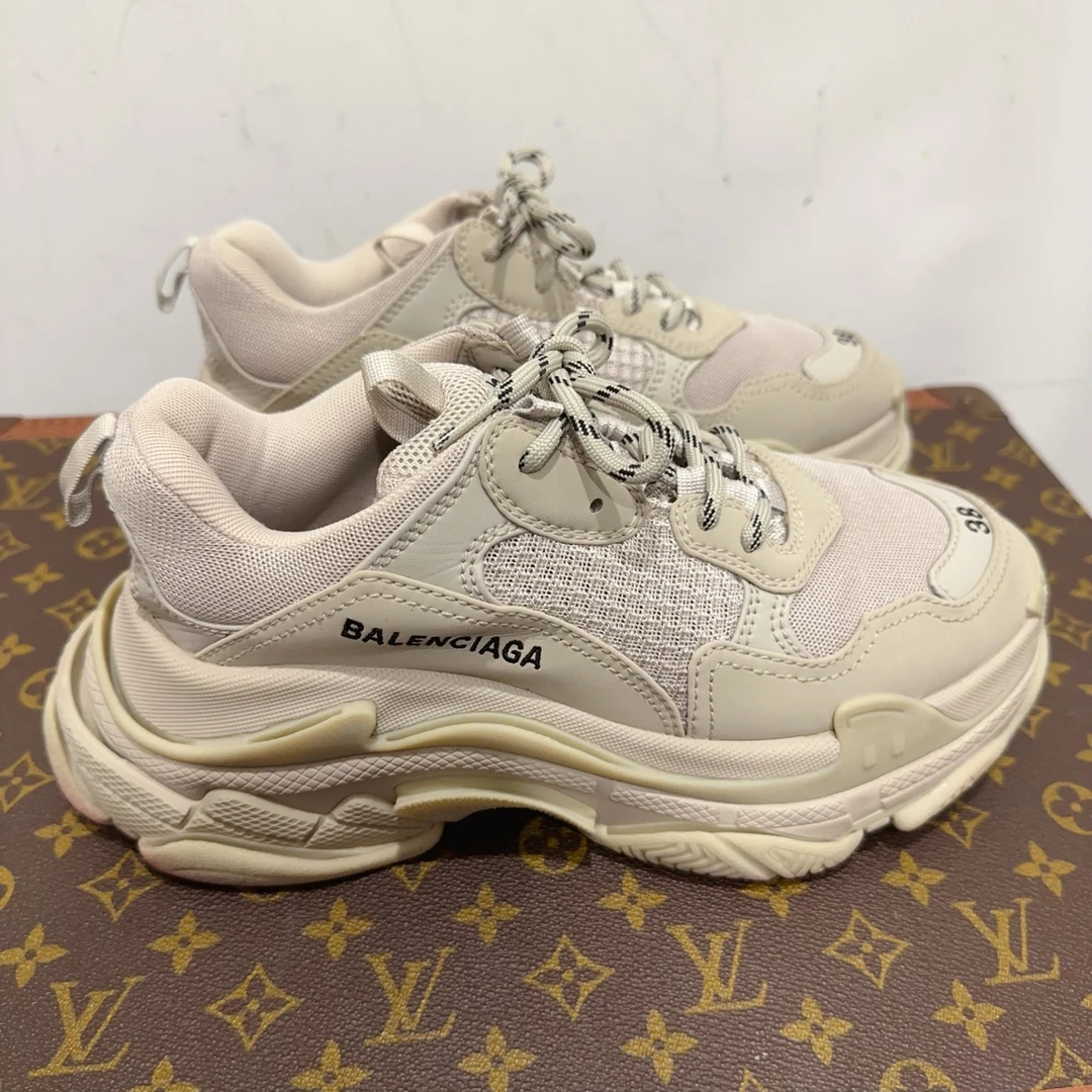 95新 Balenciaga/巴黎世家 老爹鞋码38成色直播为准GSS20861