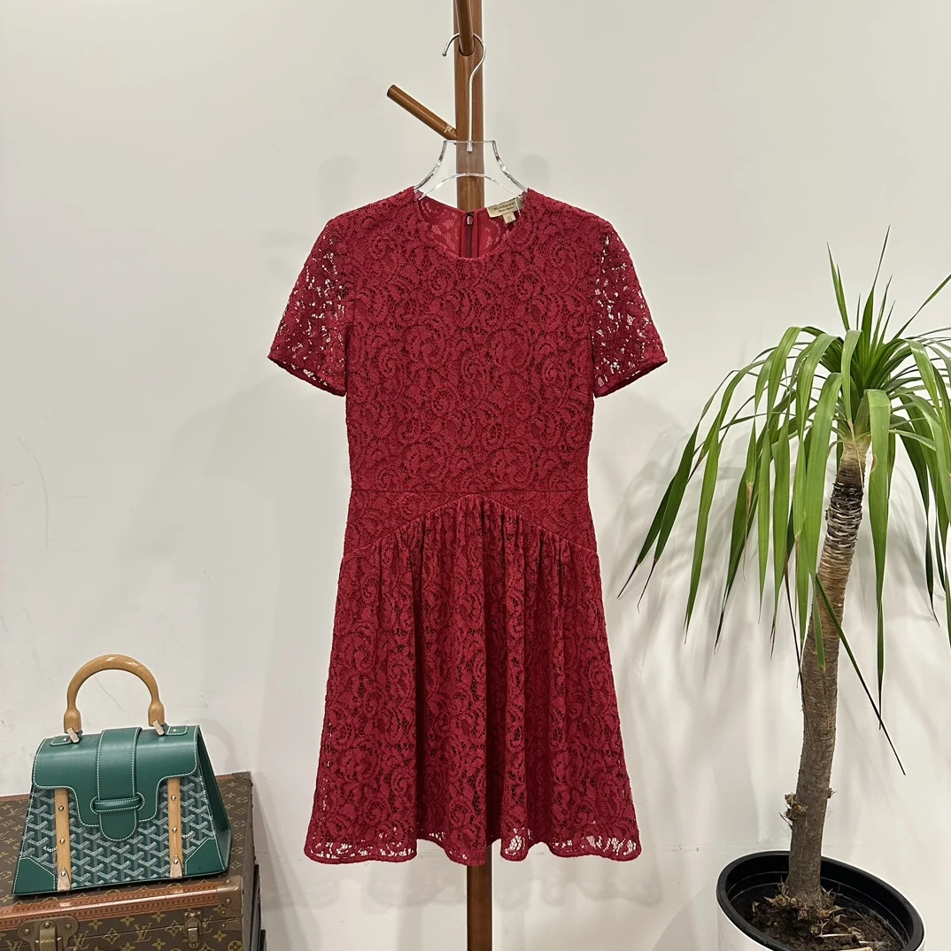 99新  安洁利严选Burberry裙子/码uk6/成色以直播间为准/GSS9843