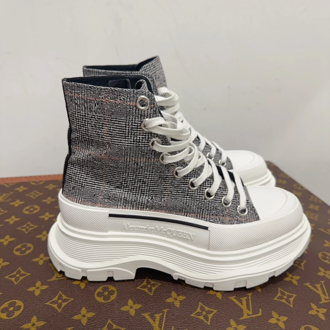95新  安洁利严选/麦昆板鞋/尺码35/成色以直播间为准/GSS14598