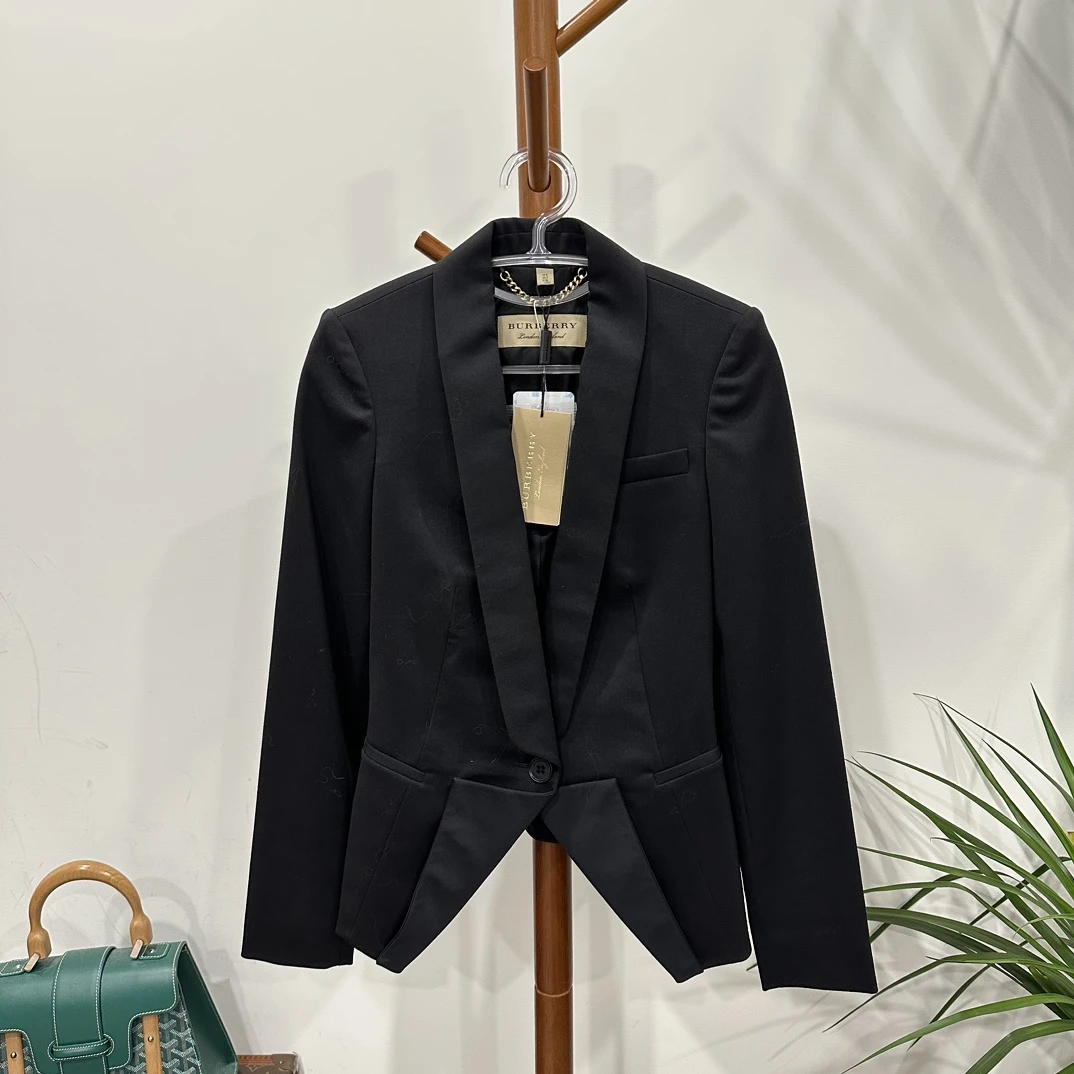 全新未使用  安洁利Burberry西装外套/码uk4/成色直播为准GSL1192