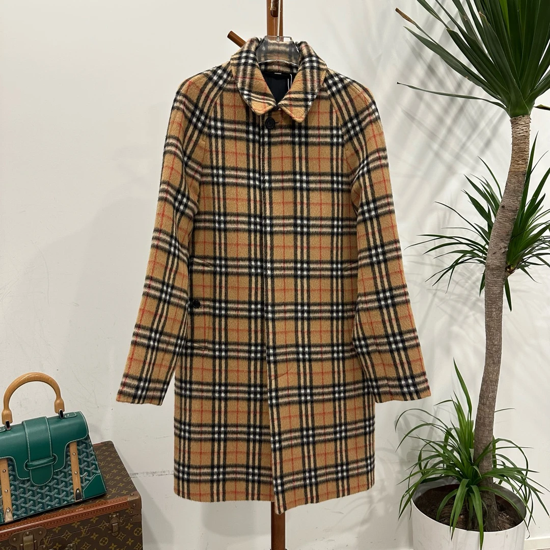99新 BURBERRY/博柏利 安洁利大衣码48成色以直播间为准GSS20636