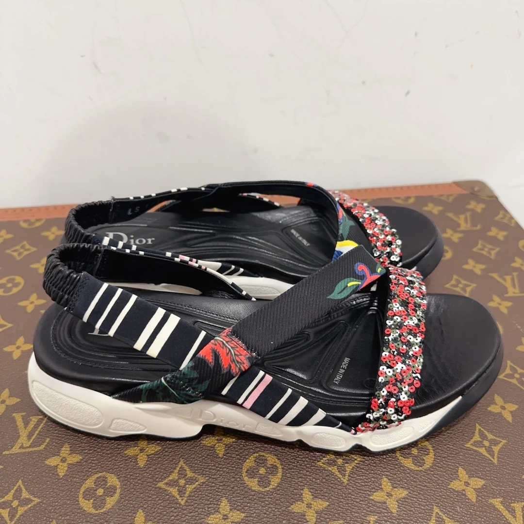 95新  安洁利严选/Dior凉鞋 尺码38成色直播间为准 GSS19163