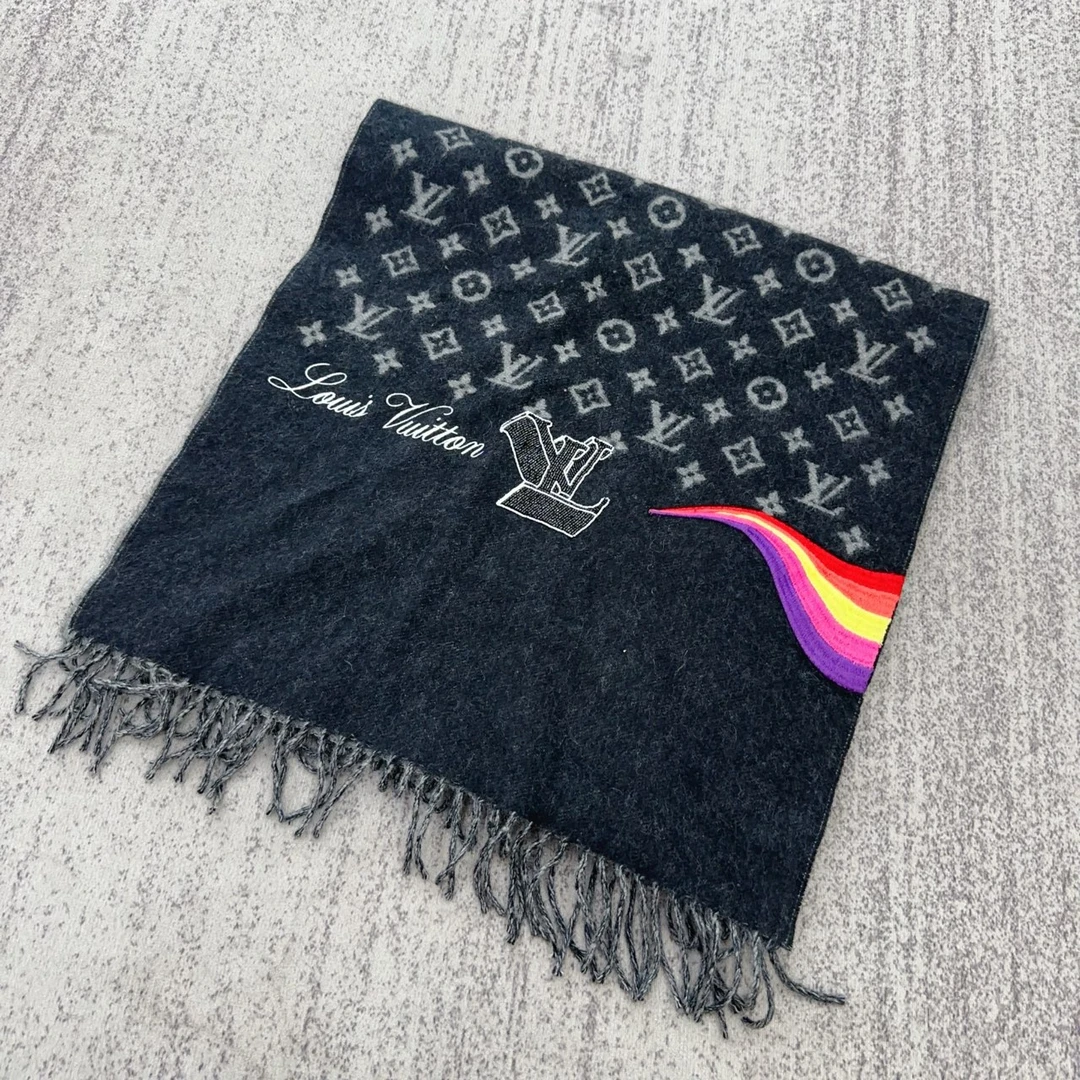 99新  安洁利/Lv围巾/200x45cm/成色以直播间为准/GSS17870