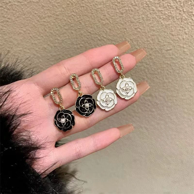 铜合金仿水晶耳饰 FALAMI-R42专供花团锦簇款张耳饰黑白双色E2763