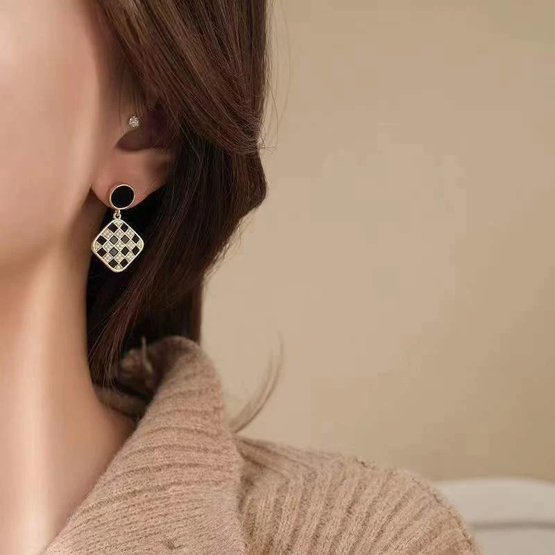 铜合金耳饰 FALAMI-R39专供气质百搭棋高级感小香风轻奢时尚黑色i