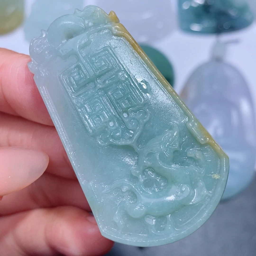定制翡翠吊坠未镶嵌