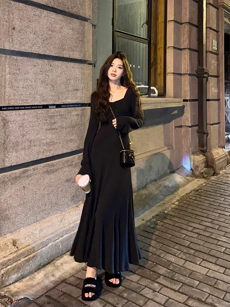 黑色针织鱼尾连衣裙女秋冬新款修身显瘦性感包臀内搭气质打底长裙