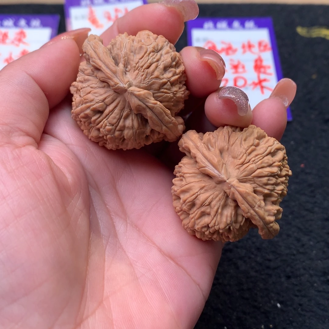 文玩核桃吊坠25号41白狮子