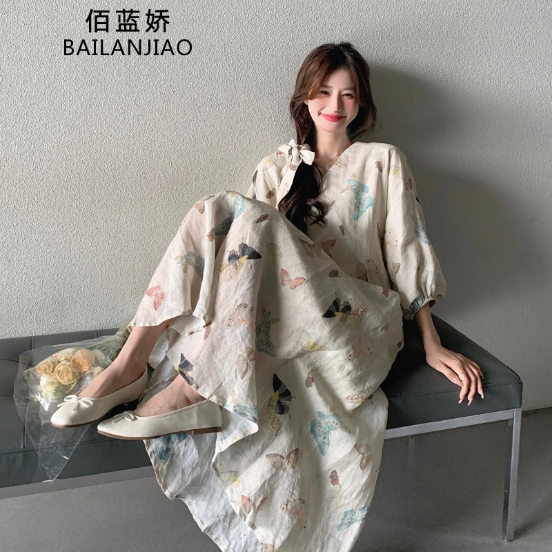 茶歇法式蝴蝶连衣裙女春夏气质温柔风松驰清冷感绝美V领显瘦裙子