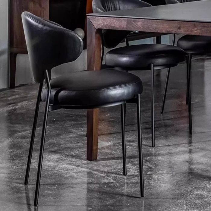 意式极简家用设计师新款黑色椅子客厅餐桌椅酒店轻奢餐椅餐厅创意