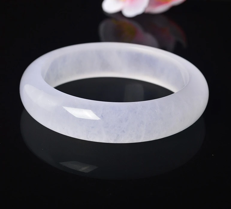 石英岩高冰透白月光镯女款