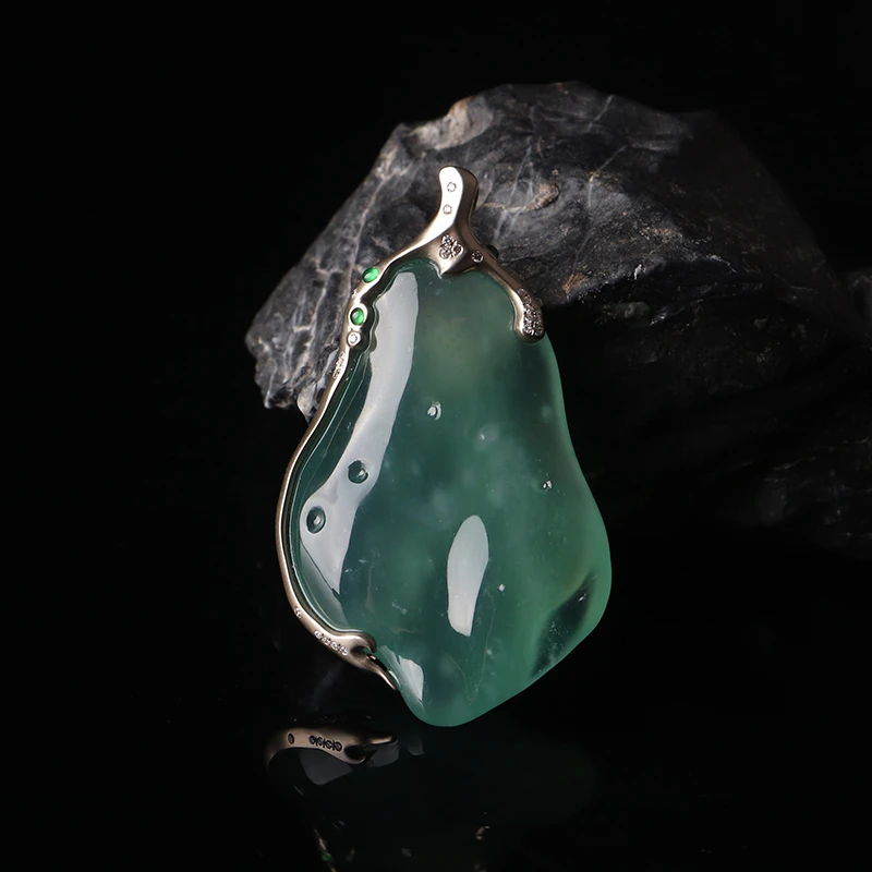 名玉艺术 天然缅甸翡翠 随型万象 冰种晴底翡翠吊坠 18K金镶嵌