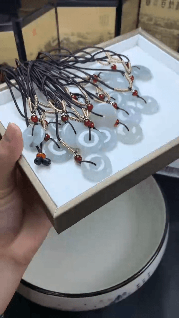 【闪购商品】翡翠颈饰未镶嵌276#A1-233平安扣多样性发货一个