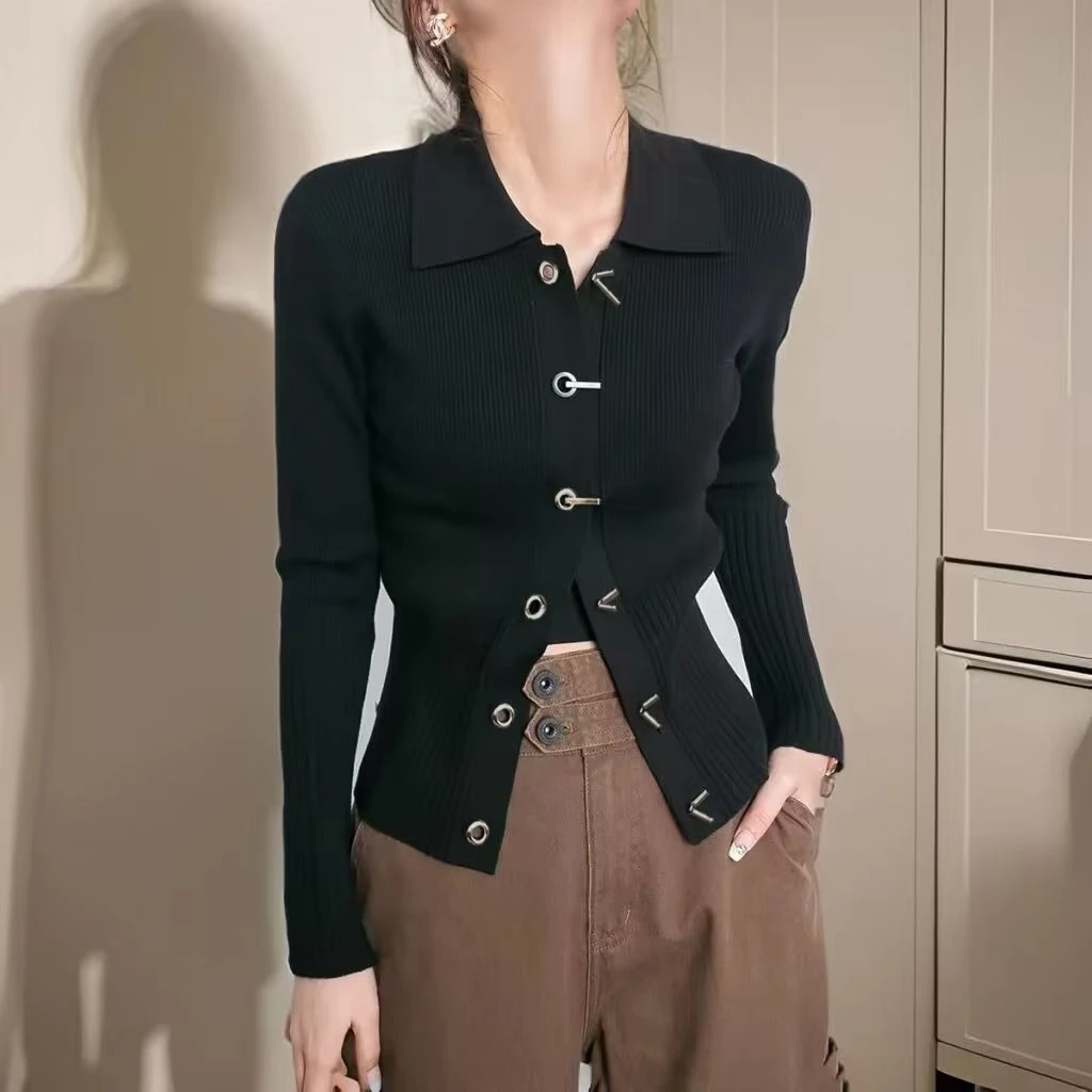 潮流高级感金属扣毛衣翻领针织开衫女2024新款秋冬季打底上衣9988