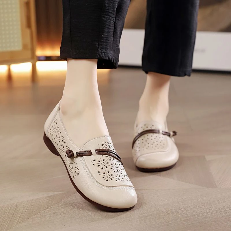 妈妈鞋子休闲软底夏季女鞋镂空真皮鞋平底洞洞奶奶舒适防滑单鞋子