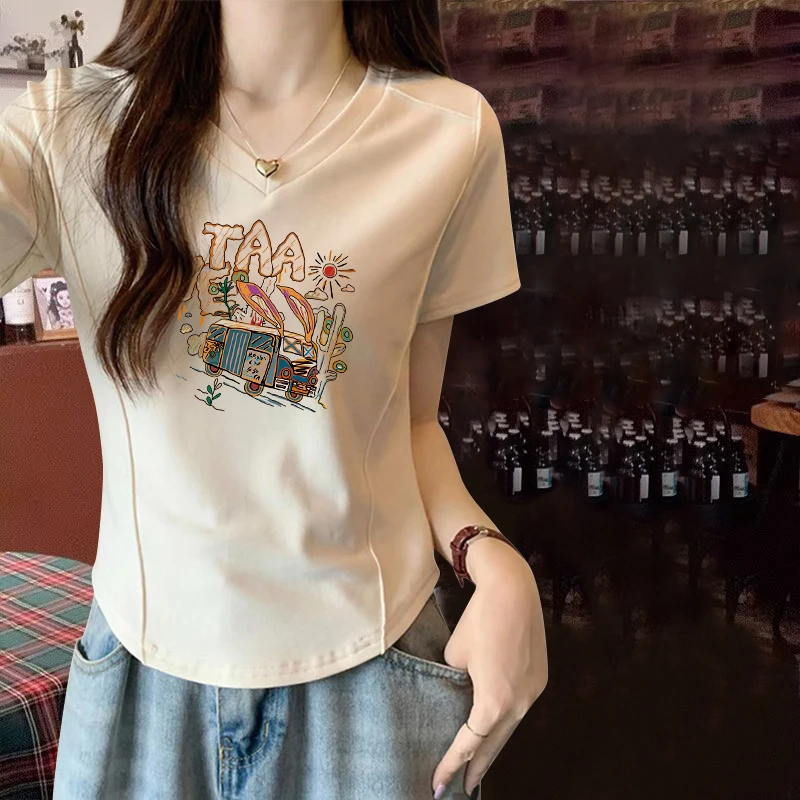 正肩短袖t恤女夏季2025新款辣妹亲肤显瘦收腰不规则弧形V领上衣