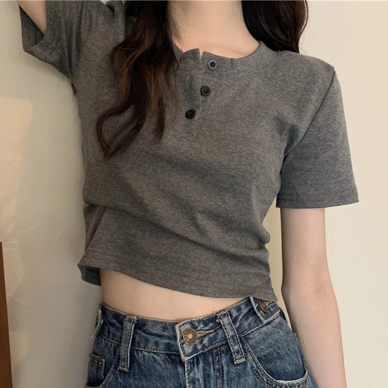 2025夏季正肩短袖t恤女纯欲纽扣半开领新款设计感小众辣妹短上衣