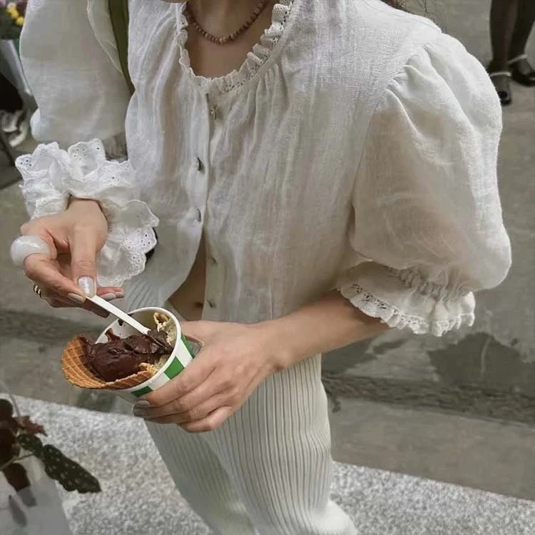 法式圆领刺绣花边衬衫