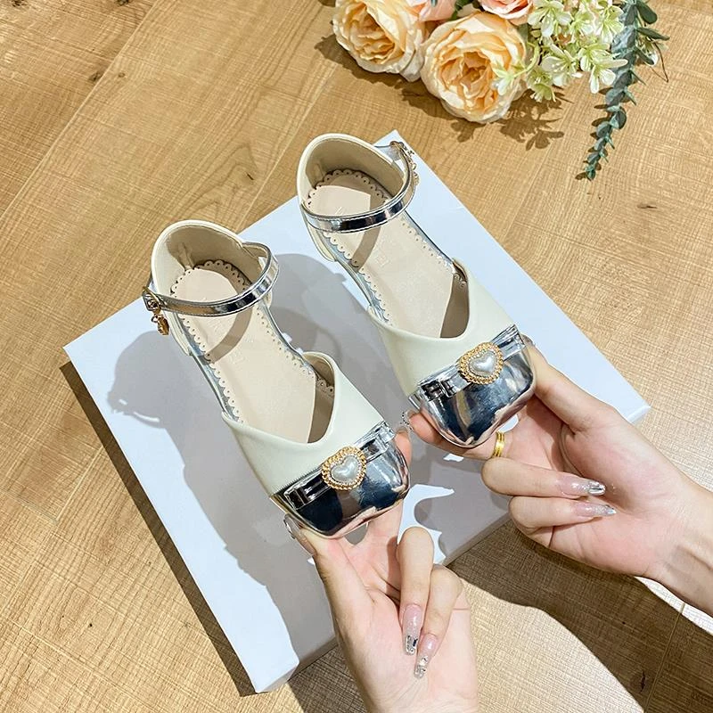 女童凉鞋包头夏季2025新款洋气公主鞋走秀儿童皮鞋软底小女孩单鞋