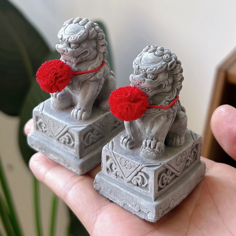 石狮子小摆件一对看门神兽创意网红水泥迷你小狮子桌面装饰礼物