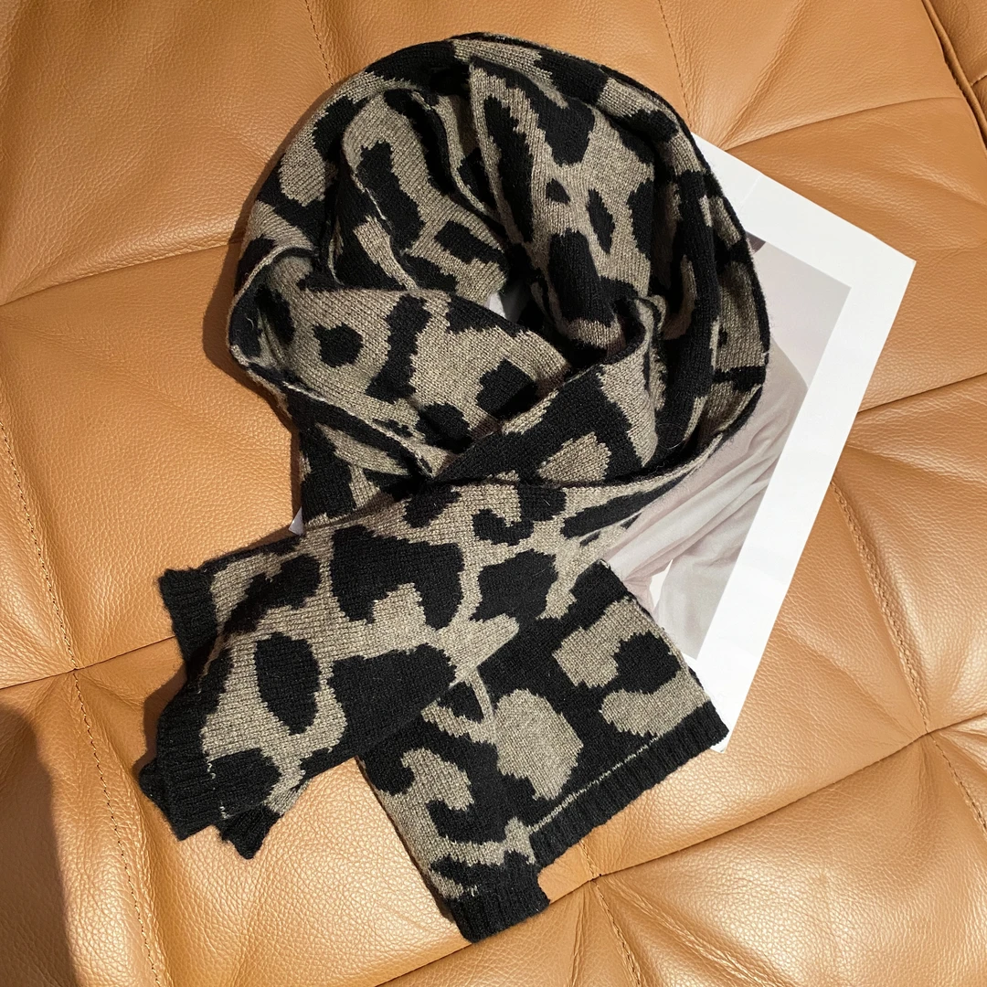 【燕子Rumi】秋冬麋鹿 气质时尚百搭保暖豹纹ins羊绒羊毛围巾4647pj