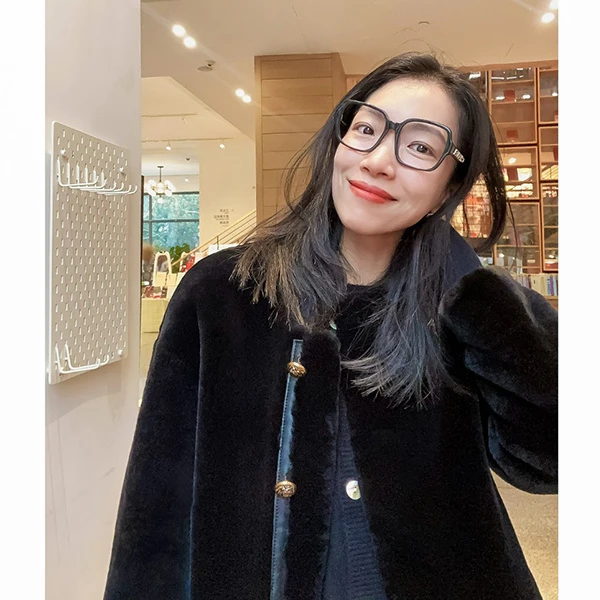 【燕子优选】   黑天鹅 皮毛一体大衣秋冬百搭保暖羊毛外套女4207wt