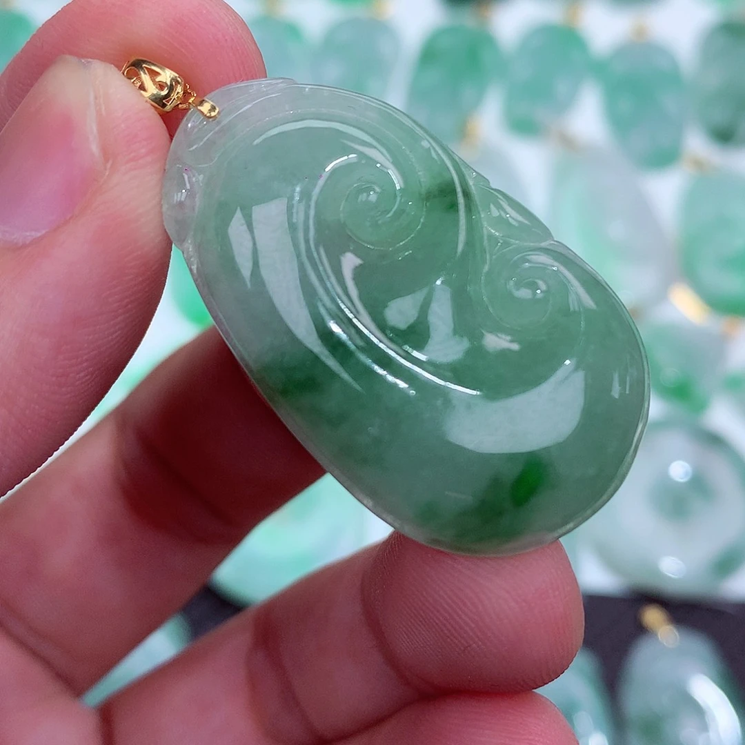 翡翠颈饰18K金镶嵌翡翠