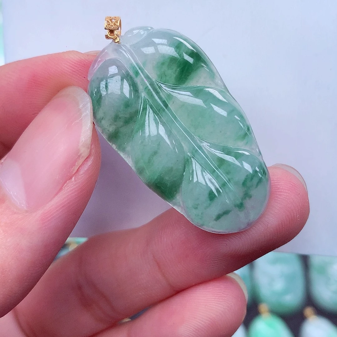 翡翠颈饰18K金镶嵌翡翠