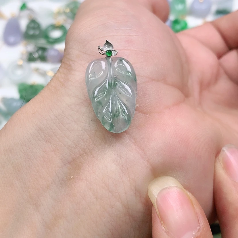 【闪购商品】翡翠吊坠(不含链)18K金镶嵌