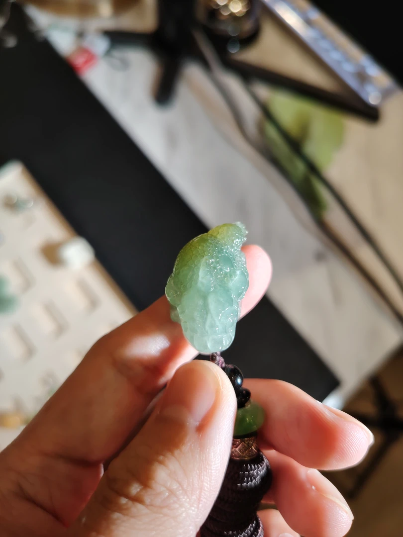 貔貅翡翠吊坠颈饰设计款