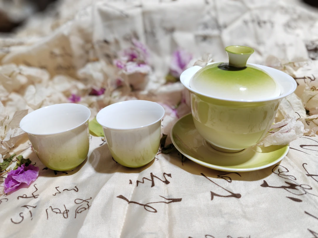 创意渐变果绿色功夫大号白瓷茶具套装（盖碗180毫升杯子50毫升）