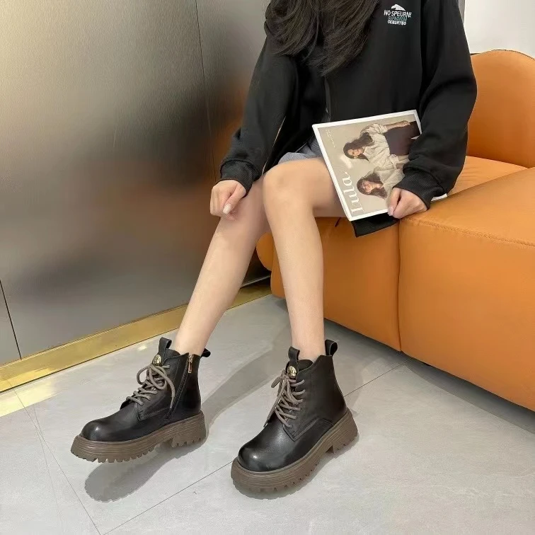 CL5923 黑色  粗跟方头厚底短靴女靴高帮靴子  马丁靴