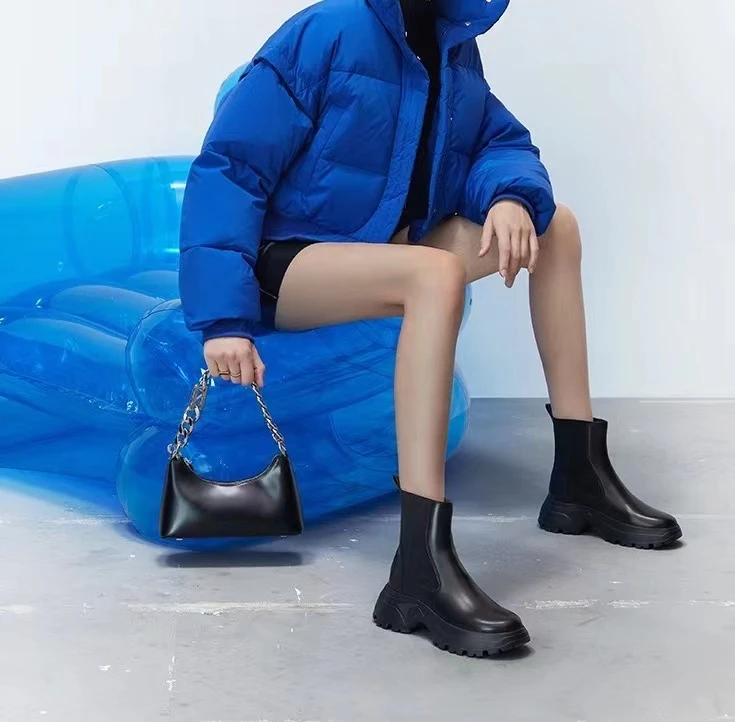 CL5801 黑色 粗跟厚底圆头厚底超轻时尚短靴  女士烟管靴