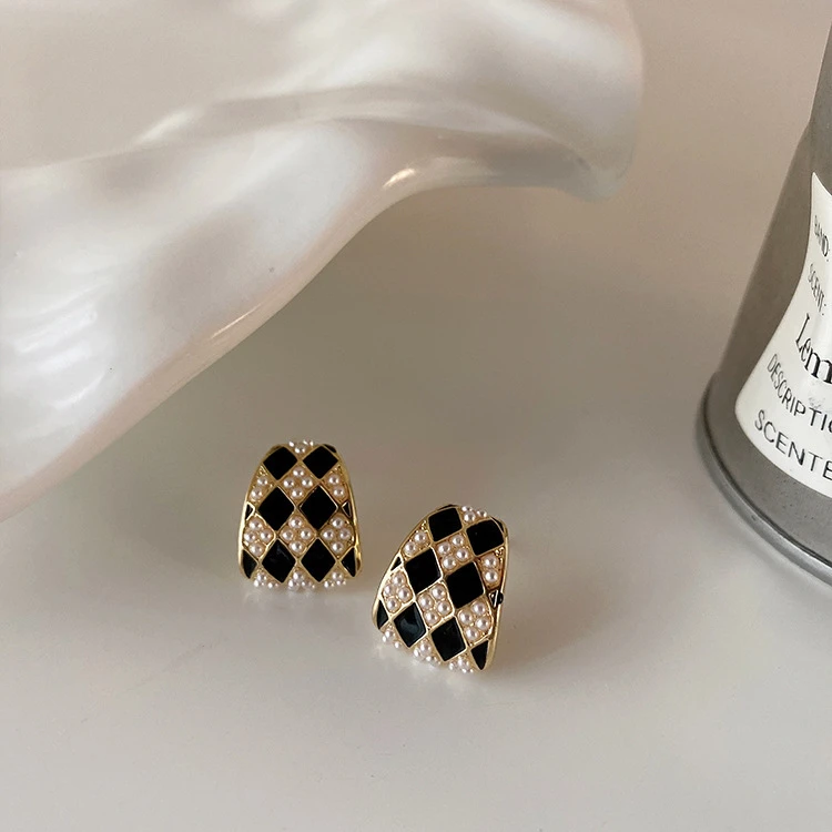 法式复古黑白棋盘格几何个性气质高级感设计感百搭韩版耳钉