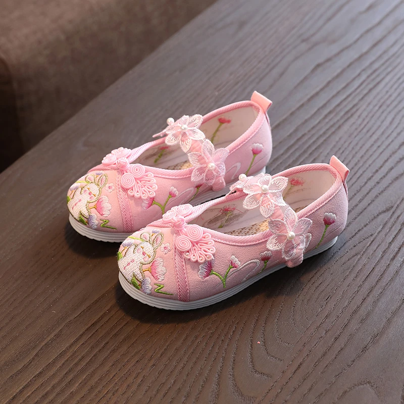 春新款女童汉服鞋复古儿童绣花鞋宝宝软底布鞋中国风幼儿表演出鞋