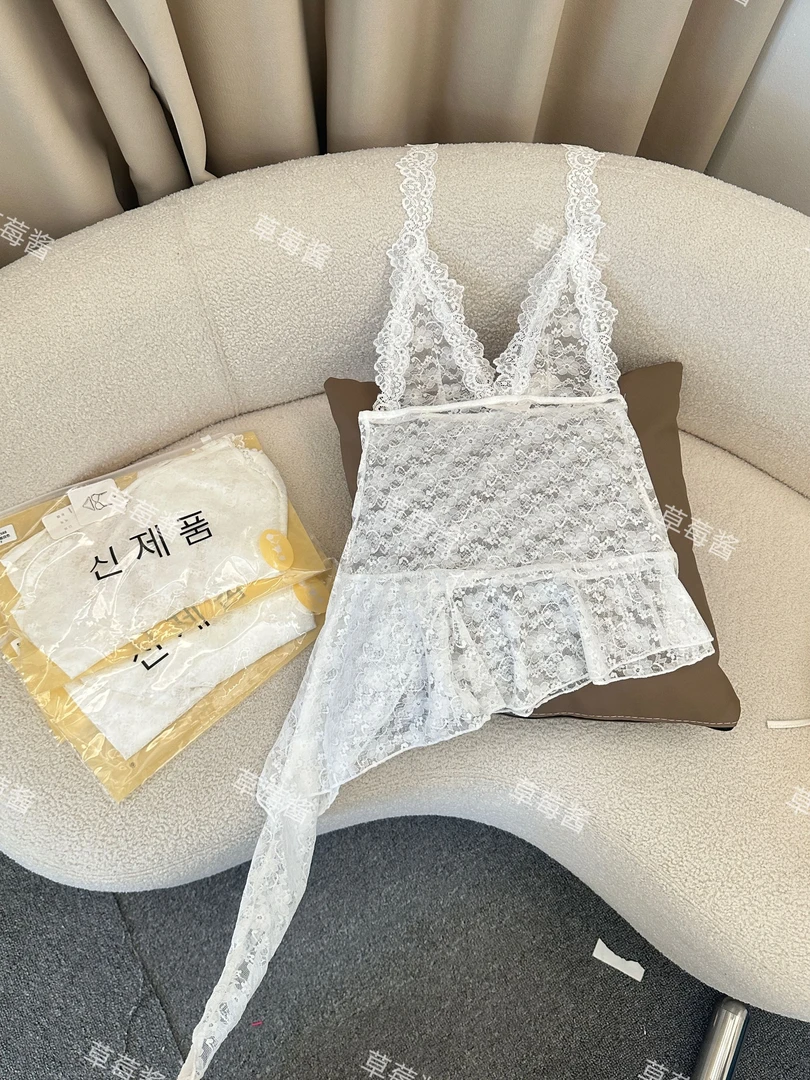 草莓酱款！少女蕾丝v领挂脖打底衫背心不规则半身裙内搭美背上衣