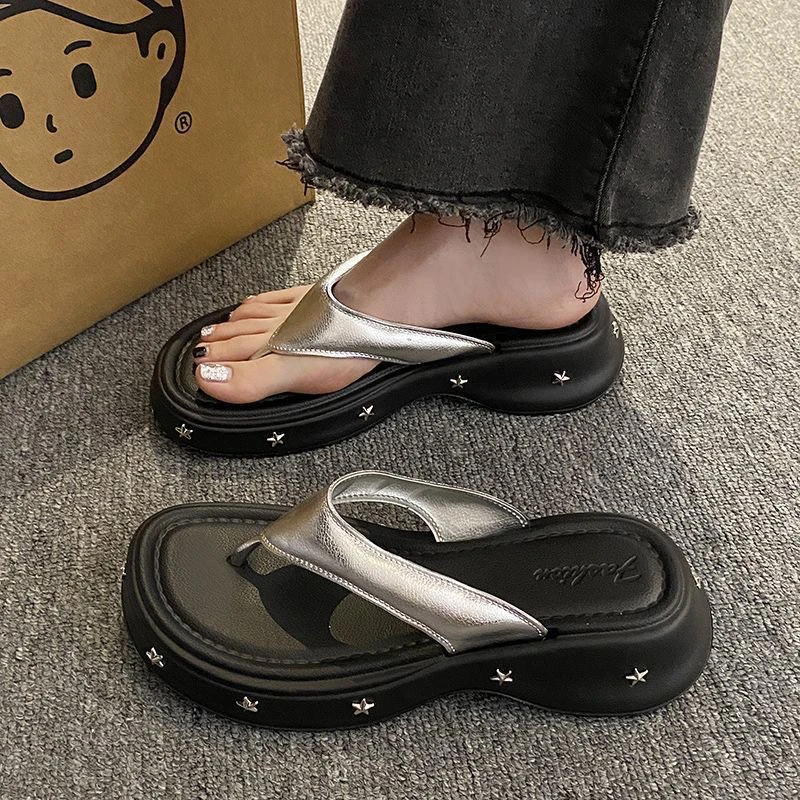 黑银人字拖厚底夹脚百搭极简风休闲显高沙滩设计感夏季时尚凉拖