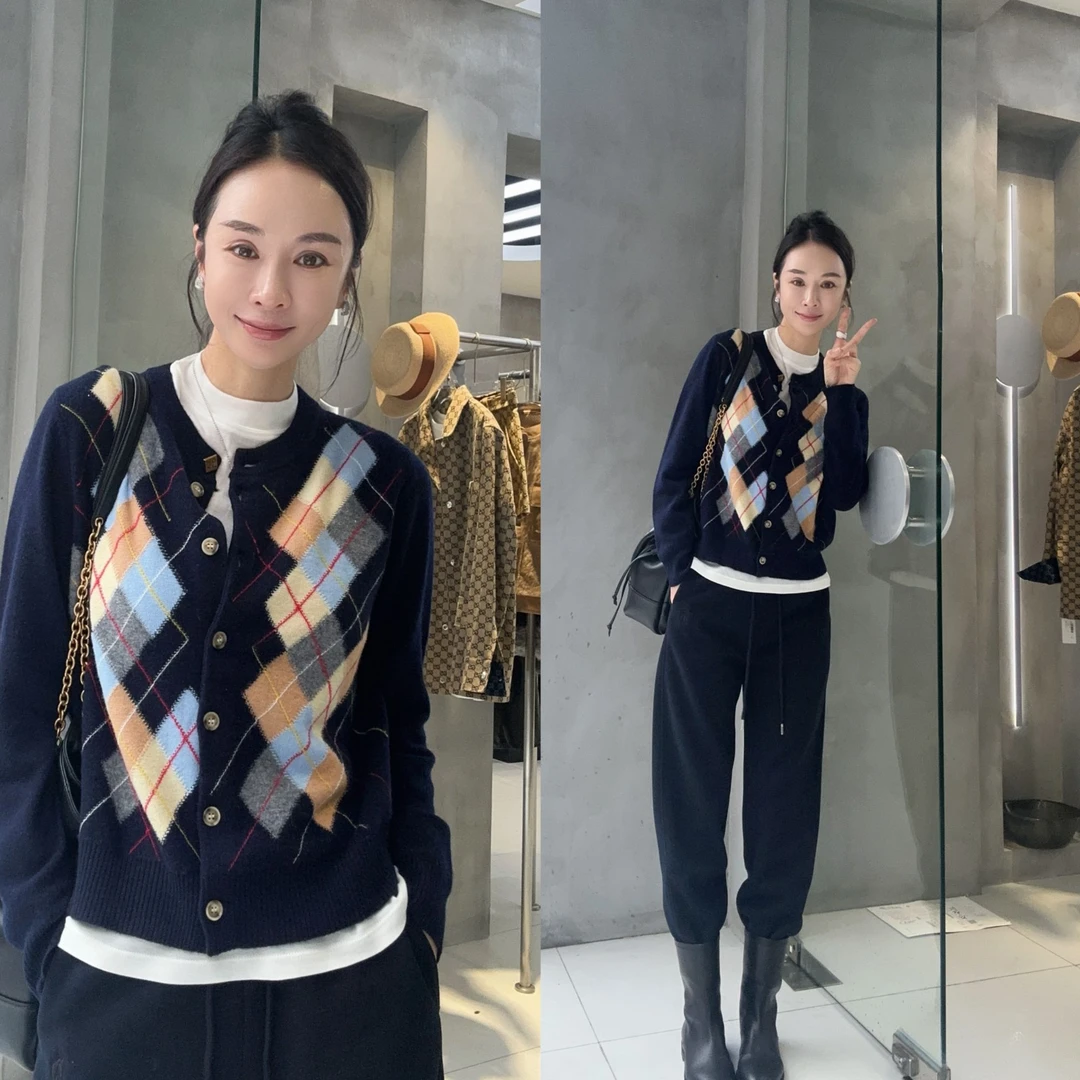 （小雨推荐）2024年新款秋季潮牌时尚纯色羊绒开衫