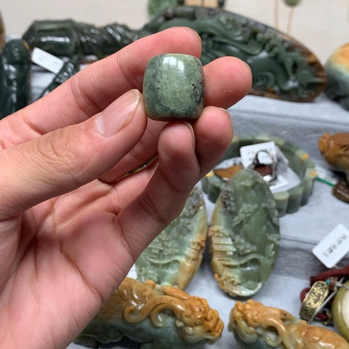 岫岩河磨玉（透闪石质玉）珠子未镶嵌用****0