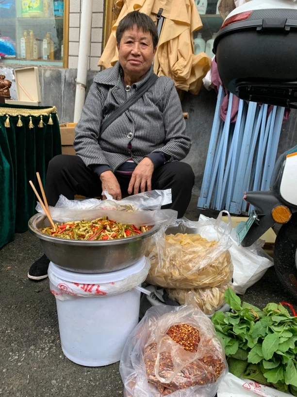 农村爷爷奶奶种的菜
