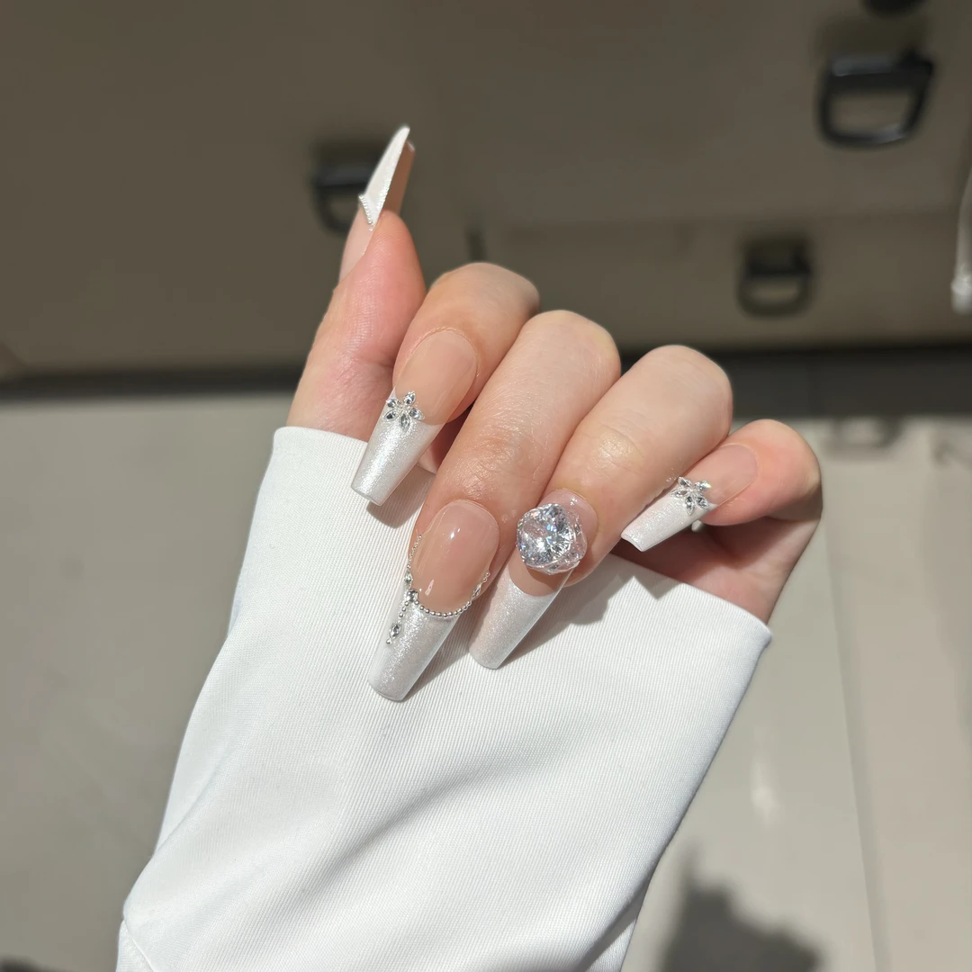 【白白月光】白嫩法式 高贵少女款 纯手工穿戴甲 施家华子