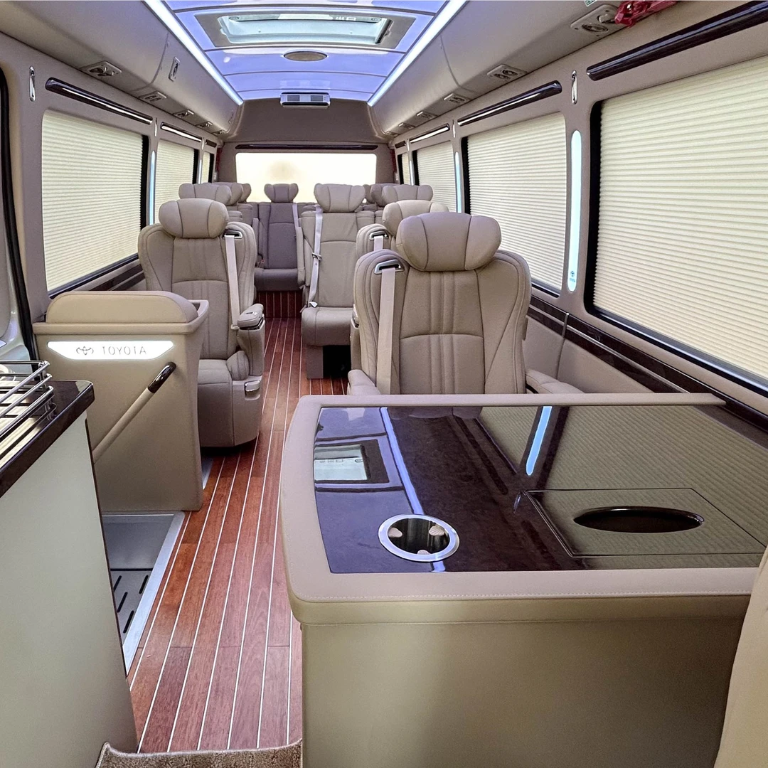 丰田考斯特15座电动航空座椅