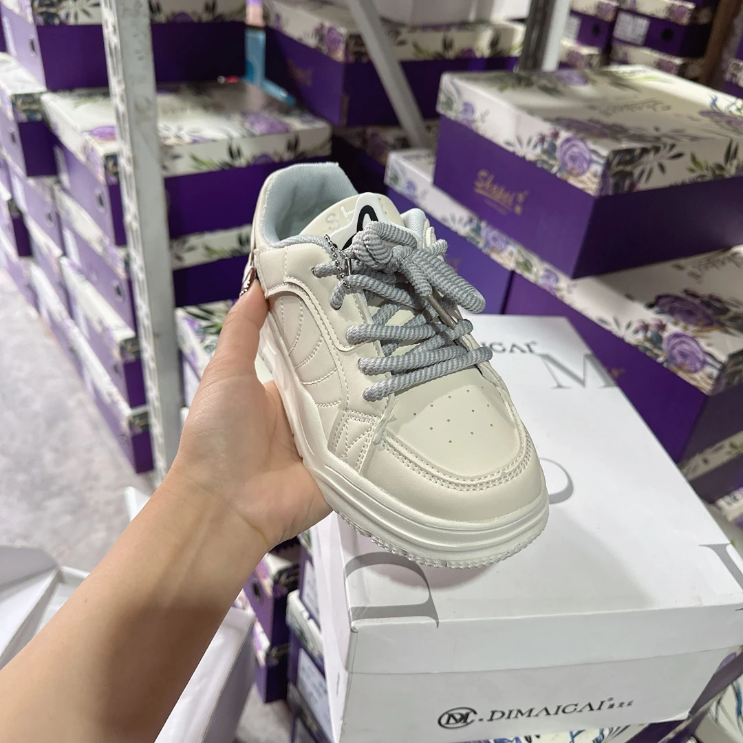 800男女童鞋百搭休闲鞋时尚麦昆鞋潮流板鞋透气老爹鞋童皮鞋