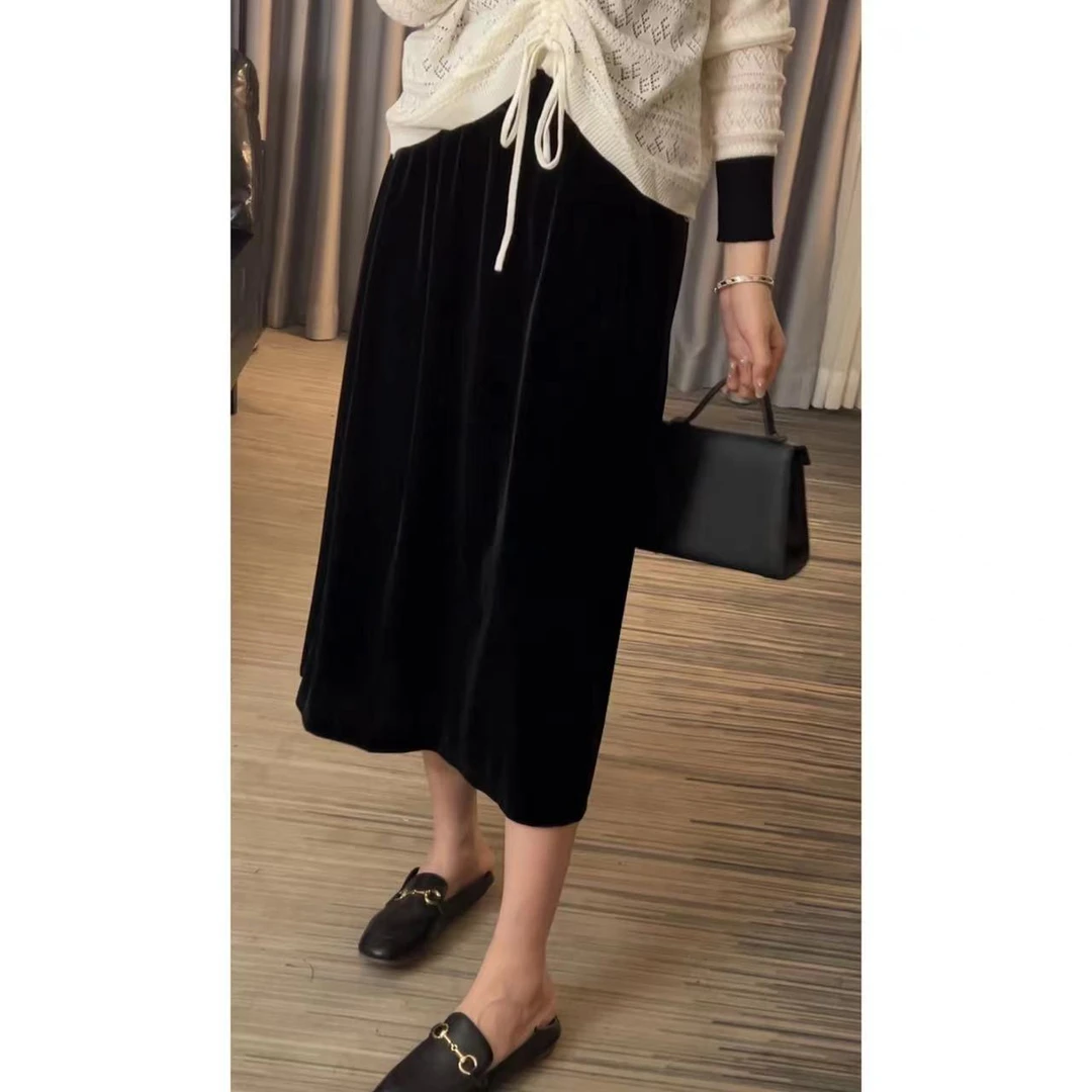 纯纯定制 气质显瘦丝绒半身裙 休闲百搭小黑裙